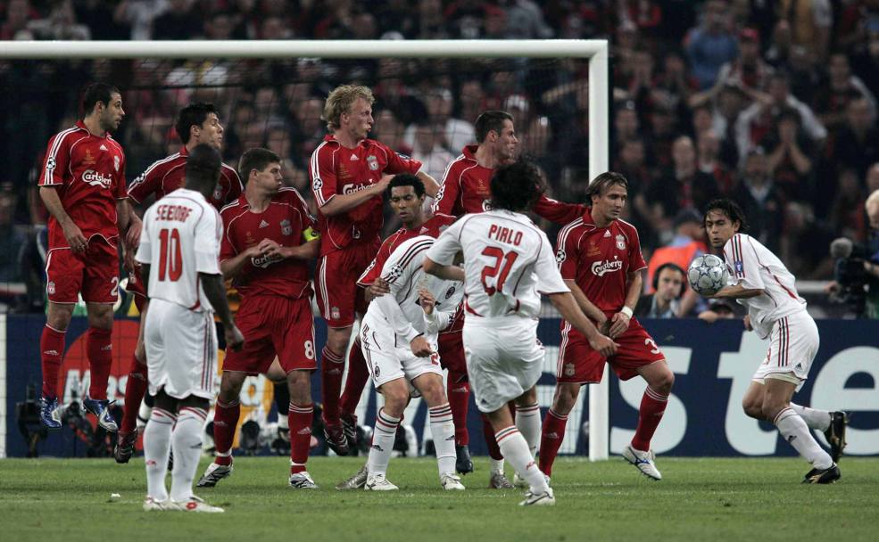 Punizione di Pirlo, la palla sbatter sul braccio di Inzaghi e finir in rete:  l&#39;1-0 nella finale di Champions 2007 contro il Liverpool, quella della rivincita. Omega